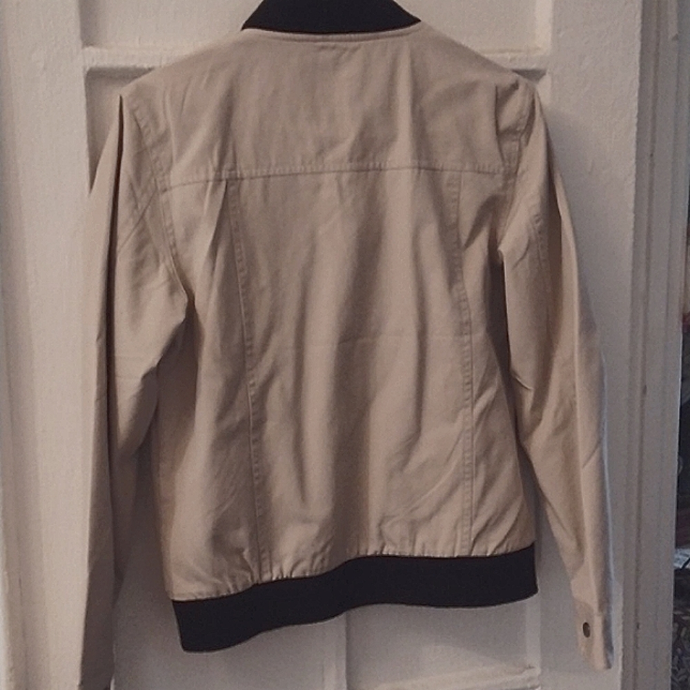 Ladies Spring Jacket (NWOT) - Picture 3 of 3
